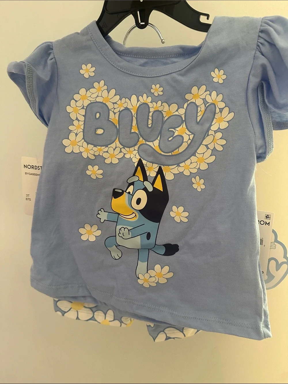 Bluey top and shorts Set size 3T nwt